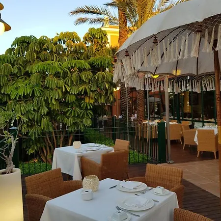 Отель Mr Les Rotes 4*