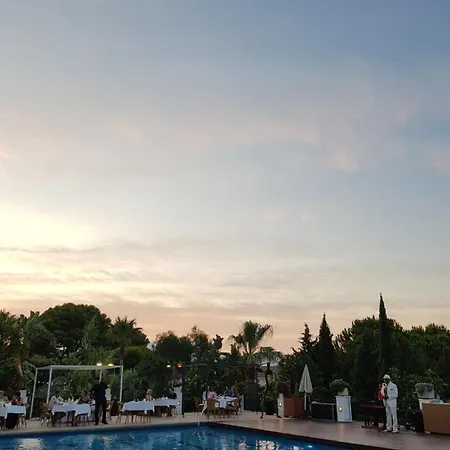 Mr Les Rotes Отель Дения