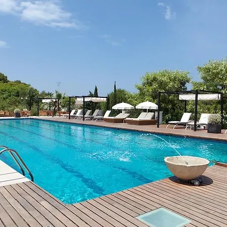 Mr Les Rotes 4* دينايا