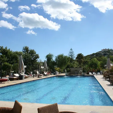 Отель Mr Les Rotes 4*