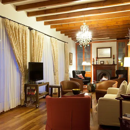 Mr Les Rotes Otel 4*