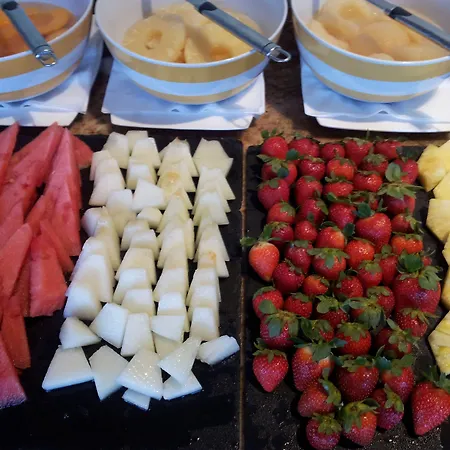 Отель Mr Les Rotes