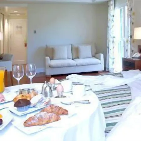 Mr Les Rotes ホテル