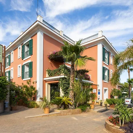 Mr Les Rotes Otel 4*