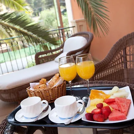 Mr Les Rotes Отель Дения