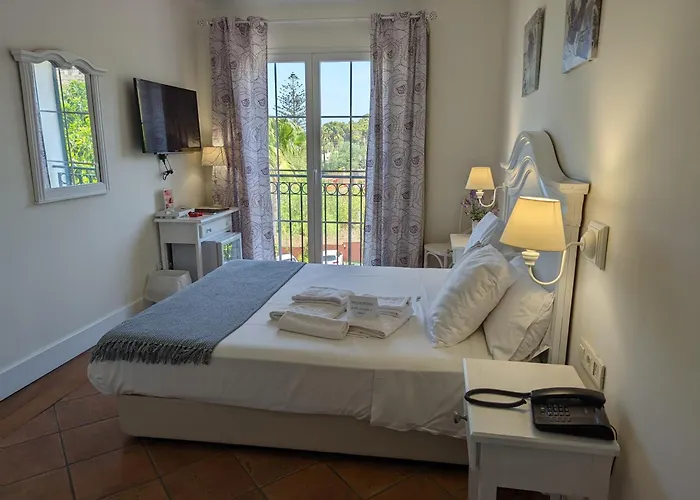 Mr Les Rotes Otel 4*