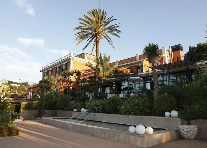 Mr Les Rotes Otel 4*