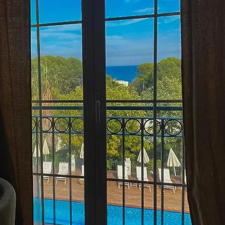 Mr Les Rotes Otel 4*