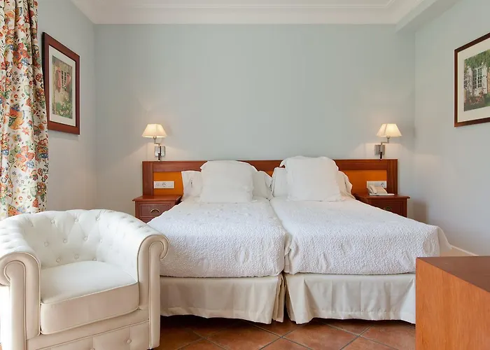 Mr Les Rotes Hotel 4*